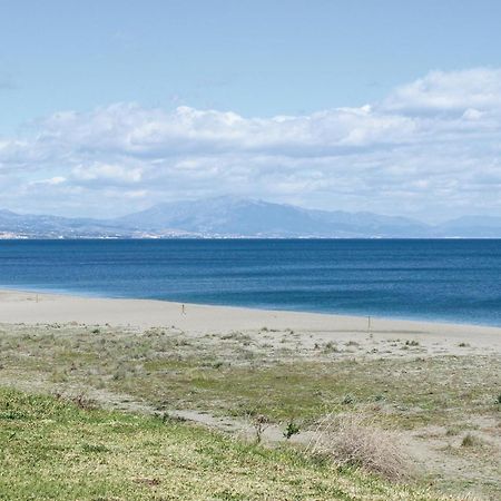 3 Bedroom Amazing Apartment In La Duquesa Castillo de Sabinillas エクステリア 写真